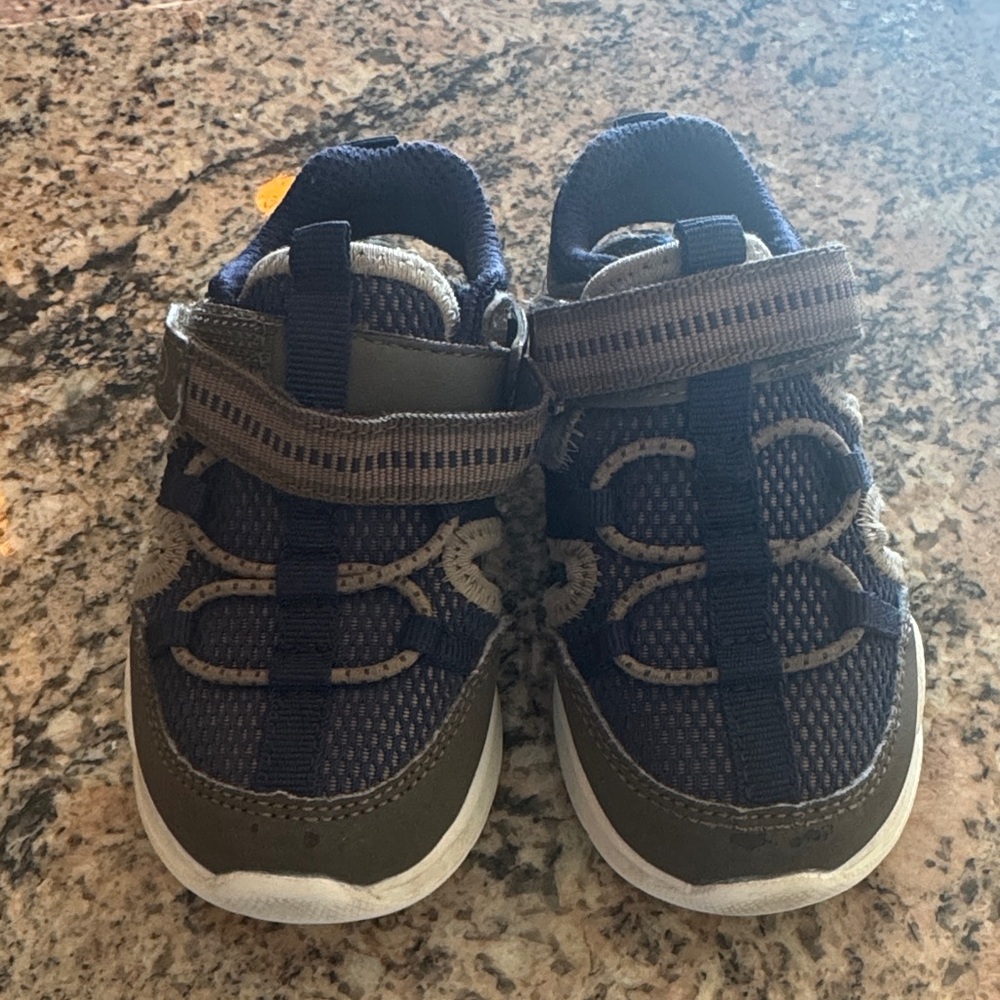 Stride Rite Kids Navy and Olive Sneakers size 5m
